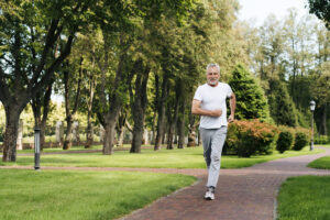 You Don’t Need HIIT to Get Fit. Try Japanese Walking Instead 