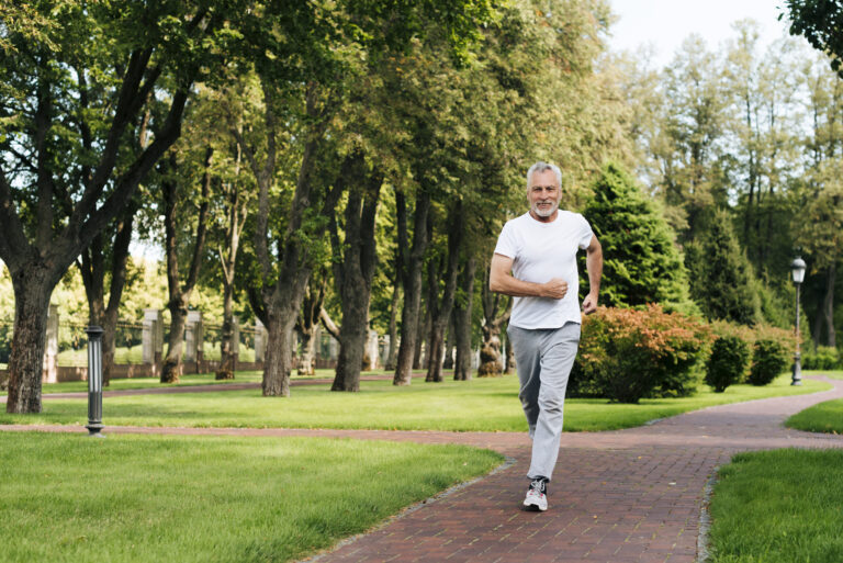 You Don’t Need HIIT to Get Fit. Try Japanese Walking Instead 