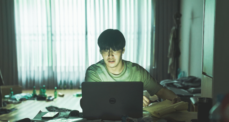 Wall to Wall : The Man Who Bought Silence and Found Noise Behind Every Wall